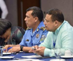 Autoridades de la Secretaría de Seguridad junto con representantes de la sociedad civil en Honduras. (Fotos: Cortesía)