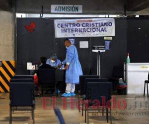 En las últimas semanas se han visto los triajes del país prácticamente vacíos. Experta lo acredita a la baja de casos de covid-19.