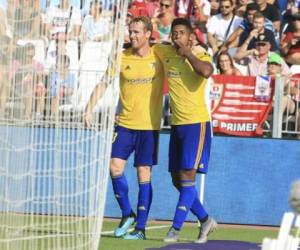 Celebración del primer gol del Choco Lozano con el Cádiz de la segunda división en España. Foto: La Liga