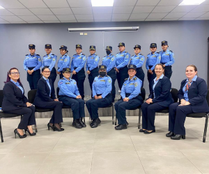 Algunas de las policías recién nombradas en cargos de dirección en la institución.