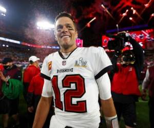 El mejor quaterback de todos los tiempos extendió su récord de conquistas del Super Bowl. Ahora son siete coronas en 10 intentos, el primero ajeno a la tutela del entrenador de los Patriots Bill Belichick. Foto: AP