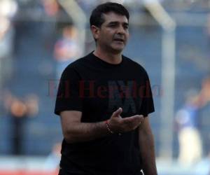 Diego observa la forma como Olimpia ha sacado la chequera y sin meditarlo se reforzó con muchos delanteros.