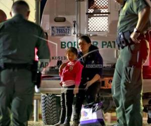 El Sector de Yuma de la Patrulla de Fronteras ha registrado un incremento del 120% en la cantidad de familias y menores no acompañados pillados en la frontera. (Foto: AP)