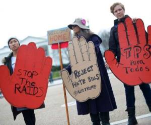 Los demócratas en la Cámara de Representantes presentaron una nueva ley para proteger a un grupo muy especial de inmigrantes. El proyecto puede estrellarse en el Senado, donde los republicanos controlan 53 de los 100 escaños. En la imagen de archivo los beneficiarios exigen el TPS. Foto AFP