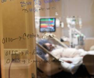 La tormenta se cernía sobre hospitales y unidades de cuidados intensivos llenos de pacientes de la cuarta ola de la pandemia del covid-19, en esta ocasión impulsada por la contagiosa variante delta y la baja tasa de vacunación en el estado.