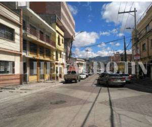 Así lucían varios lugares y comercios de Tegucigalpa a las cuatro de la tarde.