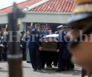 El reporte de las Fuerza Aérea Hondureña (FAH) establece que el avión Let 410 se estrelló a las 9:40 de la mañana, es decir 20 minutos más tarde del tiempo estipulado.