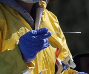 En las últimas 24 horas se notificaron además 451 muertes, lo que lleva la cantidad de fallecidos a 26,716. Foto: Agencia AFP.