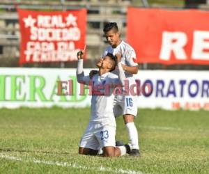 Bryan Moya anotó el segundo gol para Olimpia vía penal al 88'. (Foto: EL HERALDO)