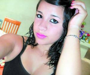 Con una tierna mirada, esta colegiala se ganaba la amistad de las personas.