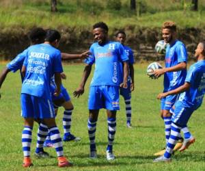 De acuerdo al entrenador Carlos Tábora, en este campeonato tendrán su oportunidad de jugar varios futbolistas que no lo hicieron en Barranquilla. Foto: Ronal Aceituno/ EL HERALDO