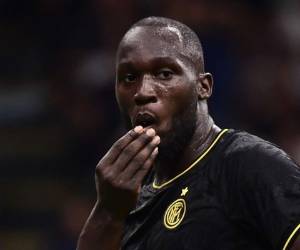 El delantero belga del Inter de Milán, Romelu Lukaku, reacciona al final del partido de fútbol del Grupo F de la Liga de Campeones de la UEFA Inter de Milán. Foto: AFP