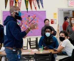 La nueva política representa la primera orden rotunda de vacunación para empleados municipales en la ciudad más poblada del país.