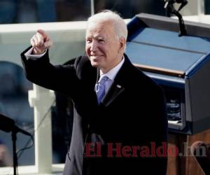 El presidente Biden recibió varios saludos de felicitaciones tras su juramentación. AP.