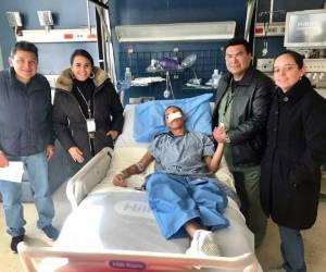 Cada procedimiento quirúrgico es complejo y Wilson José Beríos ha demostrado una gran fortaleza y fuerza de voluntad. Wilson dio cinco vueltas un día después de su primera cirugía.