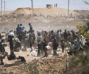 Hamás entregó su respuesta a la propuesta estadounidense de tregua en Gaza, planteando condiciones que incluyen un alto el fuego permanente, la salida completa del ejército israelí y la garantía de ayuda humanitaria.