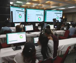 La tecnología fue una de las grandes fallas que presentó a última hora el proceso electoral general 2025. El avance en la divulgación de resultados ocurre de manera intermitente.