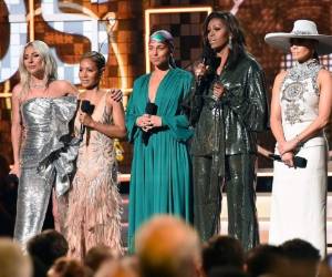 Otra que se llevó una ovación fue la ex primera dama de Estados Unidos Michelle Obama, que habló al comienzo de la ceremonia.