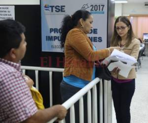 En el TSE hay todo un movimiento para evacuar escritos.(Foto: El Heraldo Honduras/ Noticias Honduras hoy)
