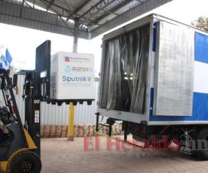 9.95 dólares le cuesta a Honduras cada dosis de la vacuna Sputnik V. Foto: David Romero/El Heraldo