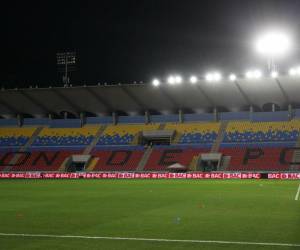 ¿Fue por Venezuela? Este es el verdadero significado del color de las nuevas gradas en el Estadio Nacional de Tegucigalpa. En redes sociales se desató la polémica y esto dijo Mario Moncada a EL HERALDO.