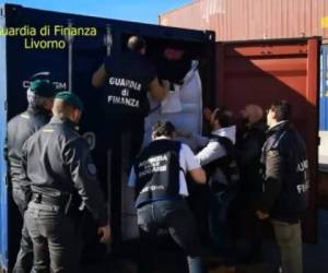 Se trata de la mayor incautación de los últimos diez años en el puerto de Livorno. La cocaína estaba repartida en 582 pastillas dentro de 23 bolsas en un contenedor en un barco con la bandera portuguesa.