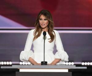 Melania exige 150 millones de dólares de indemnización por daños y perjuicios. Foto: AFP