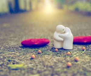 Aunque traten de ocultarlo. Ese amor entre el Poder Ejecutivo y el Legislativo sigue cayéndose a pedazos.