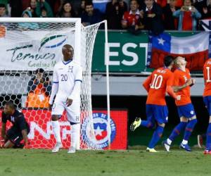 Nicolás Castillo celebra el cuarto gol de Chile contra Honduras. Foto:AFP