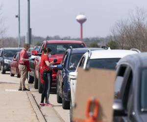 Los centros de votación cerraron el martes en la noche, aunque un fallo judicial al parecer impediría que se difundieran los resultados antes del próximo lunes. AFP.