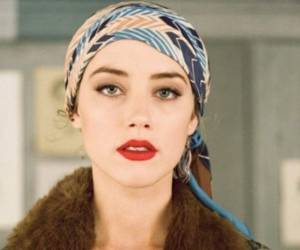 Juan de Silva es el cirujano que desarrolló un mapa digitalizado de la cara, este valora el grado en el que el rostro se ajusta al ideal de belleza que tenían los antiguos griegos llamado: 'Cociente griego de oro y de la belleza'. La actriz Amber Heard ocupa el primer lugar y es la mujer más bella del mundo.