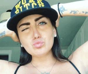 Celia Lora, hija del cantante de Rock Alex Lora, se mostró muy sensual en Instagram.