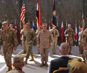 Elementos del ejército de Estados Unidos participan en una ceremonia en Bagdad, Irak. Foto: AP.