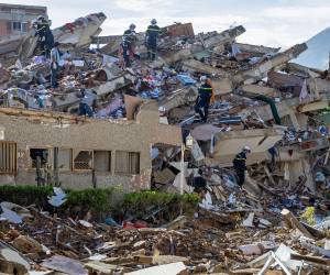 Entre los escombros, rescatistas nacionales e internacionales siguen buscando más víctimas de los terremotos. A continuación, lo que se sabe sobre los fallecidos y sobrevivientes.