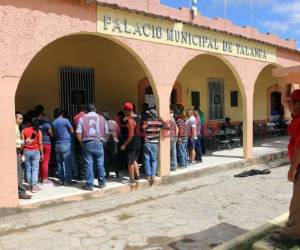Hace varias semanas las instalaciones de la alcaldía de Talanga permanecen tomadas. Foto EL HERALDO