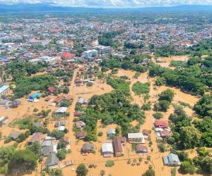 Las inundaciones han afectado a 30,807 familias, de acuerdo al Departamento de Prevención y Mitigación de Desastres del país.