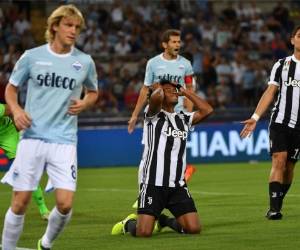 Juan Guillermo Cuadrado lamenta el gol de último minuto que le dio el título a la Lazio. Foto: Agencia AFP / El Heraldo.