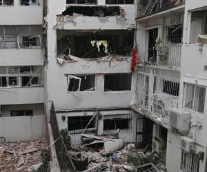 La explosión, al parecer de origen accidental, debida al gas, se produjo alrededor de las 09H00 (12H00 GMT) en un edificio en el barrio residencial de Punta Carretas.