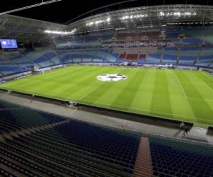 Las tribunas vacías del estadio previo al partido entre Leipzig y Tottenham por los octavos de final de la Liga de Campeones en Leipzig, Alemania. Foto: Agencia AP.