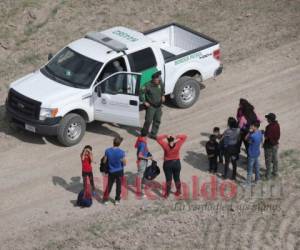 Solo en lo que va de 2021 la Patrulla Fronteriza de EE UU detuvo a más de 36 mil menores hondureños que viajaban solos. Foto: EL HERALDO.