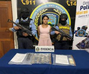 Por considerarla responsable del delito de tráfico de drogas, Glenda Yamileth Flores Turcios, fue capturada por agentes de la Dirección Policial Anti Maras y Pandillas Contra el Crimen Organizado (Dipampco).