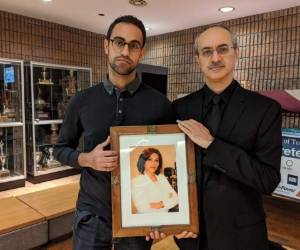 'Le hablé justo antes de que fuera al aeropuerto. Le dije que estaba preocupado por ella por todo lo que ocurría en Irán, entre Irán y Estados Unidos', cuenta Alavi. 'Me dijo: 'no te preocupes, todo va bien, estaré allí mañana''. Foto: AFP.