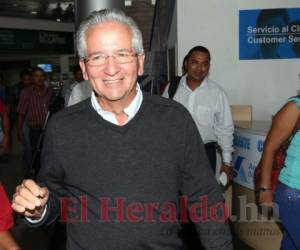 El expresidente y empresario dijo que lo ideal sería que Juan Orlando Hernández terminara su mandato para que después ocurra una transición constitucional.