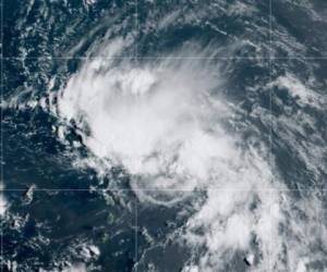 Denominada Laura, se espera que la decimotercera depresión tropical de la temporada cruce el norte de las Antillas Menores el viernes por la noche. AP.