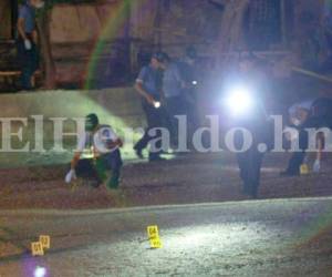 La masacre ocurrió en un campo de fútbol del sector de dos de la colonia Villa Nueva donde se disputaba un torneo, fotos: Alex Pérez / EL HERALDO.