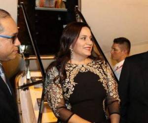 La Primera Dama acompañó al mandatario hondureño a la toma de posesión del país canalero. Foto: Twitter.
