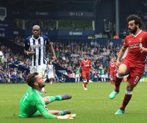 Liverpool's Egyptian midfielder Mohamed Salah reacts as he is placed on a stretcher after injuring himself in a challenge with Newcastle United's Slovakian goalkeeper Martin Dubravka (not pictured) during the English Premier League football match between Newcastle United and Liverpool at St James' Park in Newcastle-upon-Tyne, north east England on May 4, 2019. (Photo by Lindsey PARNABY / AFP) / RESTRICTED TO EDITORIAL USE. No use with unauthorized audio, video, data, fixture lists, club/league logos or 'live' services. Online in-match use limited to 120 images. An additional 40 images may be used in extra time. No video emulation. Social media in-match use limited to 120 images. An additional 40 images may be used in extra time. No use in betting publications, games or single club/league/player publications. /