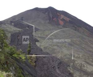 Mientras la tragedia sigue latente, las autoridades mantienen vigilancia sobre el vecino volcán de Pacaya, 20 km al sur de Ciudad de Guatemala. (Foto: AP)