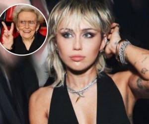 Miley les informó a sus seguidores que se había alejado de redes sociales por el difícil momento que están atravesando como familia por la muerte de su Mammie. Fotos: Instagram