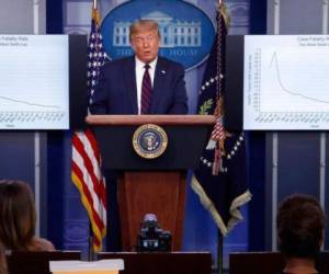El presidente Donald Trump durante una rueda de prensa en la Sala de Prensa James Brady de la Casa Blanca, el martes 4 de agosto de 2020, en Washington. Foto: AP